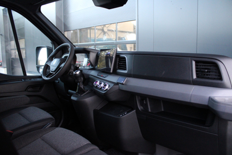 Renault Master T35 2.0 dCi 170pk L2H2 Extra DC - Navigatie - Camera - 270 gr deuren - Parkeersensoren - Draadloos laden - Rijklaar
