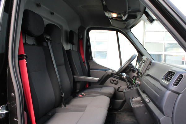 Renault Master T35 2.3 dCi 150 L2H2 Energy Work Edition > 150pk/Dubbele schuifdeur/Camera/Trekhaak/Imperiaal Renault Master T35 2.3 dCi 150 L2H2 Energy Work Edition > 150pk/Dubbele schuifdeur/Camera/Trekhaak/Imperiaal