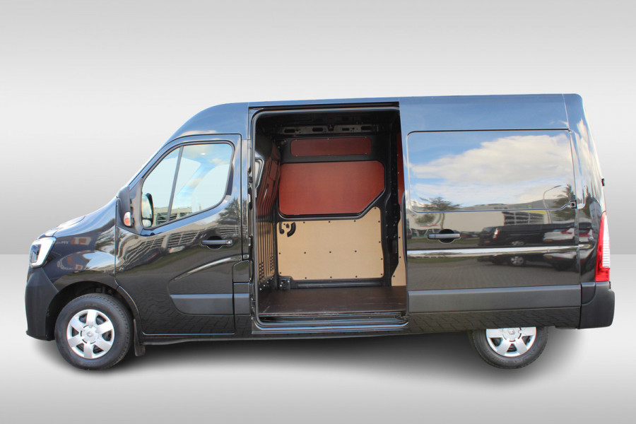 Renault Master T35 2.3 dCi 150 L2H2 Energy Work Edition > 150pk/Dubbele schuifdeur/Camera/Trekhaak/Imperiaal Renault Master T35 2.3 dCi 150 L2H2 Energy Work Edition > 150pk/Dubbele schuifdeur/Camera/Trekhaak/Imperiaal