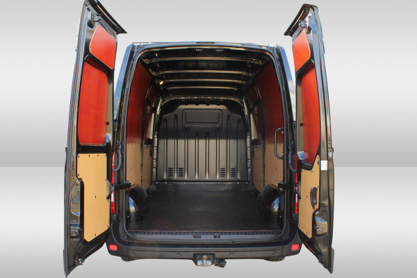 Renault Master T35 2.3 dCi 150 L2H2 Energy Work Edition > 150pk/Dubbele schuifdeur/Camera/Trekhaak/Imperiaal Renault Master T35 2.3 dCi 150 L2H2 Energy Work Edition > 150pk/Dubbele schuifdeur/Camera/Trekhaak/Imperiaal
