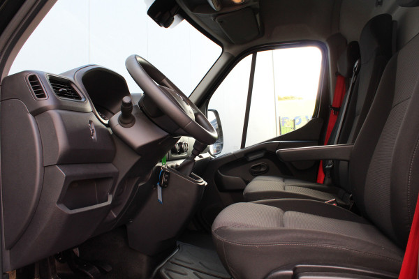 Renault Master T35 2.3 dCi 150 L2H2 Energy Work Edition > 150pk/Dubbele schuifdeur/Camera/Trekhaak/Imperiaal Renault Master T35 2.3 dCi 150 L2H2 Energy Work Edition > 150pk/Dubbele schuifdeur/Camera/Trekhaak/Imperiaal