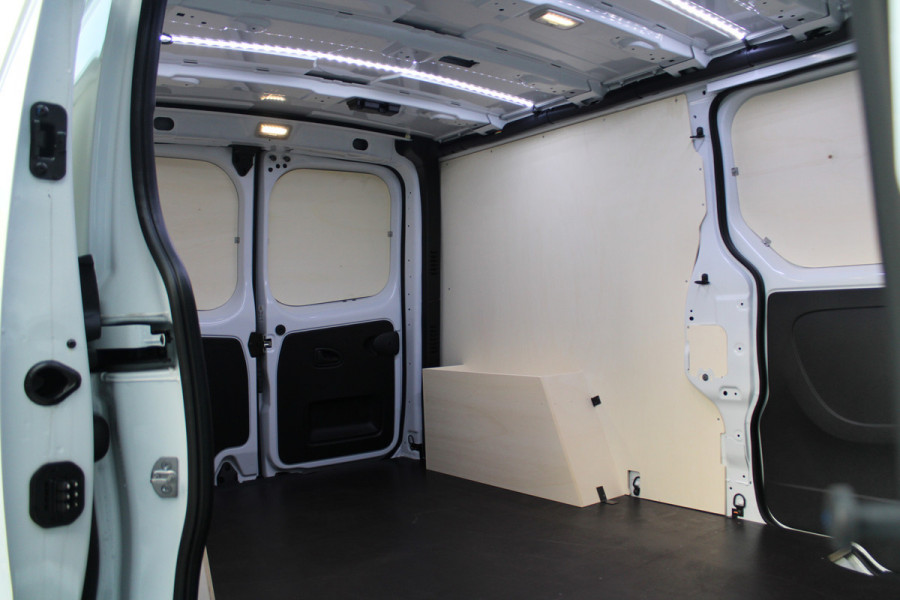 Renault Trafic 2.0 Blue dCi 170 T30 L2H1 Extra 170pk - 2x Schuifdeur - Betimmering - Stoelverwarming - Trekhaak - Camera - LED - Blind Spot - R Renault Trafic 2.0 Blue dCi 170 T30 L2H1 Extra 170pk - 2x Schuifdeur - Betimmering - Stoelverwarming - Trekhaak - Camera - LED - Blind Spot - R