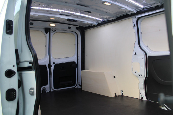 Renault Trafic 2.0 Blue dCi 170 T30 L2H1 Extra 170pk - 2x Schuifdeur - Betimmering - Stoelverwarming - Trekhaak - Camera - LED - Blind Spot - R Renault Trafic 2.0 Blue dCi 170 T30 L2H1 Extra 170pk - 2x Schuifdeur - Betimmering - Stoelverwarming - Trekhaak - Camera - LED - Blind Spot - R