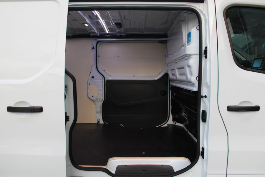 Renault Trafic 2.0 Blue dCi 170 T30 L2H1 Extra 170pk - 2x Schuifdeur - Betimmering - Stoelverwarming - Trekhaak - Camera - LED - Blind Spot - R Renault Trafic 2.0 Blue dCi 170 T30 L2H1 Extra 170pk - 2x Schuifdeur - Betimmering - Stoelverwarming - Trekhaak - Camera - LED - Blind Spot - R