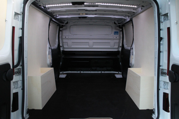 Renault Trafic 2.0 Blue dCi 170 T30 L2H1 Extra 170pk - 2x Schuifdeur - Betimmering - Stoelverwarming - Trekhaak - Camera - LED - Blind Spot - R Renault Trafic 2.0 Blue dCi 170 T30 L2H1 Extra 170pk - 2x Schuifdeur - Betimmering - Stoelverwarming - Trekhaak - Camera - LED - Blind Spot - R