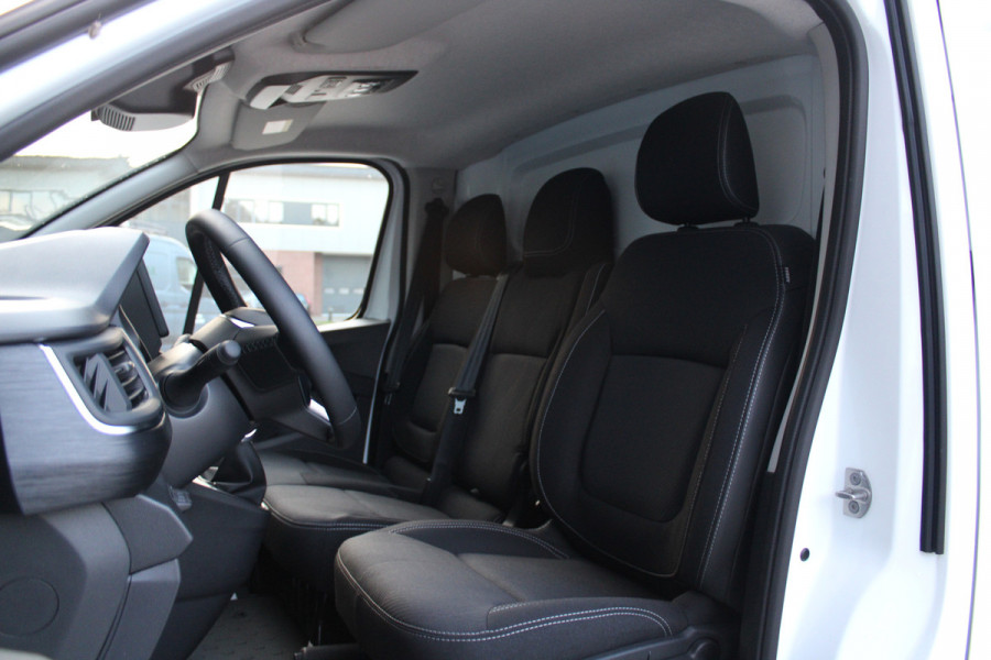 Renault Trafic 2.0 Blue dCi 170 T30 L2H1 Extra 170pk - 2x Schuifdeur - Betimmering - Stoelverwarming - Trekhaak - Camera - LED - Blind Spot - R Renault Trafic 2.0 Blue dCi 170 T30 L2H1 Extra 170pk - 2x Schuifdeur - Betimmering - Stoelverwarming - Trekhaak - Camera - LED - Blind Spot - R