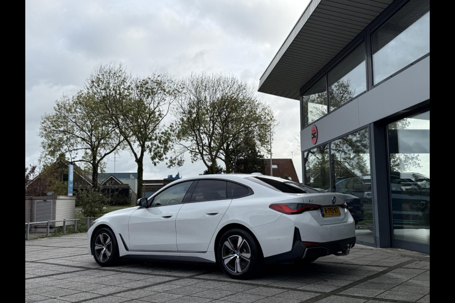 BMW i4 eDrive40 84 kWh | Trekhaak | Navi | Camera | BMW i4 eDrive40 84 kWh | Trekhaak | Navi | Camera |