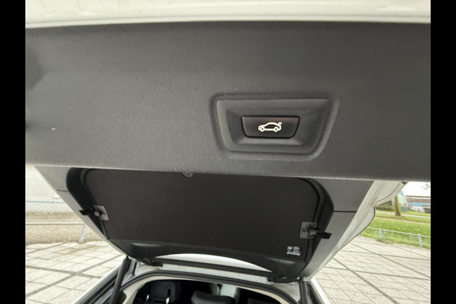 BMW i4 eDrive40 84 kWh | Trekhaak | Navi | Camera | BMW i4 eDrive40 84 kWh | Trekhaak | Navi | Camera |