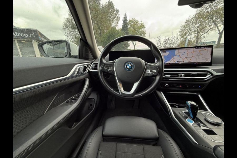 BMW i4 eDrive40 84 kWh | Trekhaak | Navi | Camera | BMW i4 eDrive40 84 kWh | Trekhaak | Navi | Camera |