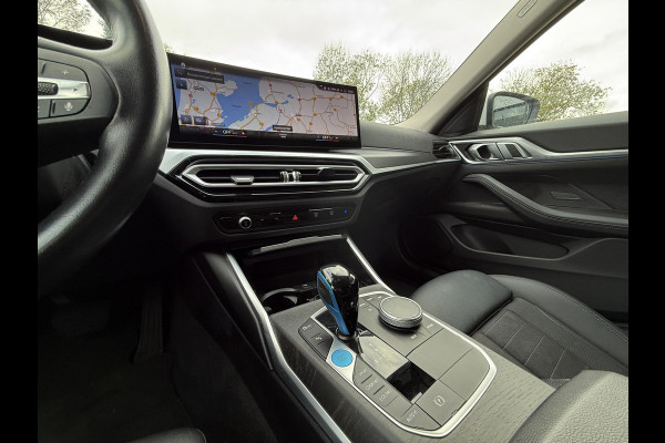 BMW i4 eDrive40 84 kWh | Trekhaak | Navi | Camera | BMW i4 eDrive40 84 kWh | Trekhaak | Navi | Camera |