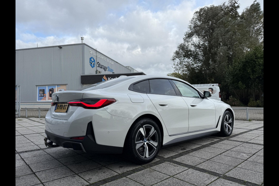 BMW i4 eDrive40 84 kWh | Trekhaak | Navi | Camera | BMW i4 eDrive40 84 kWh | Trekhaak | Navi | Camera |