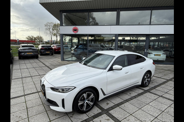 BMW i4 eDrive40 84 kWh | Trekhaak | Navi | Camera | BMW i4 eDrive40 84 kWh | Trekhaak | Navi | Camera |