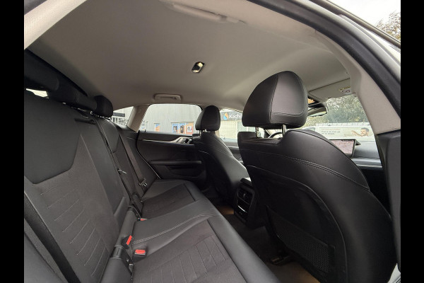 BMW i4 eDrive40 84 kWh | Trekhaak | Navi | Camera | BMW i4 eDrive40 84 kWh | Trekhaak | Navi | Camera |