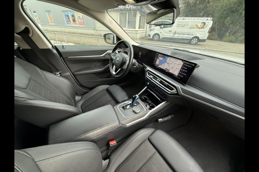 BMW i4 eDrive40 84 kWh | Trekhaak | Navi | Camera | BMW i4 eDrive40 84 kWh | Trekhaak | Navi | Camera |