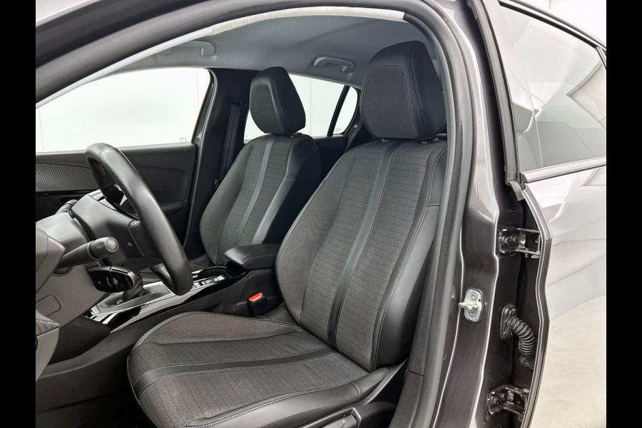 Peugeot 208 1.2 PureTech Allure Pack CAMERA | CARPLAY | VIRTUAL | CRUISE