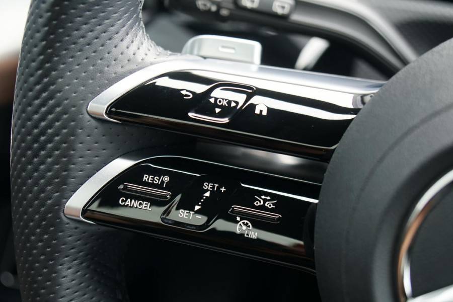 Mercedes-Benz CLA-Klasse Shooting Brake 180 AMG Line + 360° CAMERA / HEAD-UP / BURMESTER / MEMORY