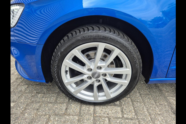 Audi A3 Sportback 30 TFSI Automaat,Cruise,Navigatie,parkeersensoren,clima,lm velgen,
