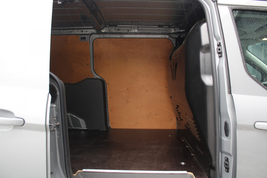 Ford Transit Connect 1.5 EcoBlue L2 Limited 120pk - Stoelverwarming - Navi - Camera - Cruise - Trekhaak - Rijklaar Ford Transit Connect 1.5 EcoBlue L2 Limited 120pk - Stoelverwarming - Navi - Camera - Cruise - Trekhaak - Rijklaar