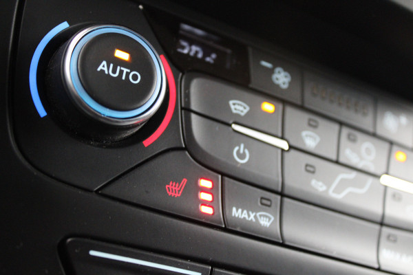 Ford Transit Connect 1.5 EcoBlue L2 Limited 120pk - Stoelverwarming - Navi - Camera - Cruise - Trekhaak - Rijklaar Ford Transit Connect 1.5 EcoBlue L2 Limited 120pk - Stoelverwarming - Navi - Camera - Cruise - Trekhaak - Rijklaar