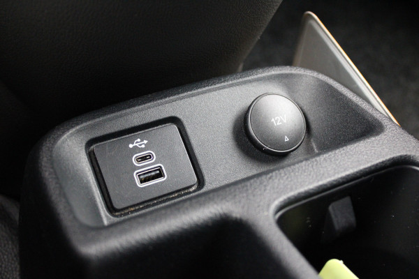 Ford Transit Connect 1.5 EcoBlue L2 Limited 120pk - Stoelverwarming - Navi - Camera - Cruise - Trekhaak - Rijklaar Ford Transit Connect 1.5 EcoBlue L2 Limited 120pk - Stoelverwarming - Navi - Camera - Cruise - Trekhaak - Rijklaar