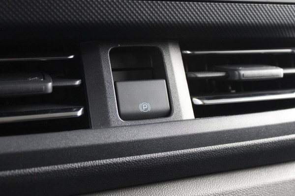 Ford Transit Custom 320 2.0 TDCI L2H1 Limited DC 170pk - Adaptive Cruise - Blind Spot - Navigatie - LED - Stoelverwarming - Rijklaar Ford Transit Custom 320 2.0 TDCI L2H1 Limited DC 170pk - Adaptive Cruise - Blind Spot - Navigatie - LED - Stoelverwarming - Rijklaar