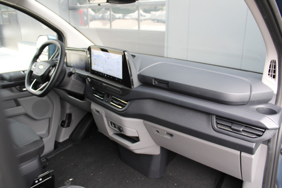 Ford Transit Custom 320 2.0 TDCI L2H1 Limited DC 170pk - Adaptive Cruise - Blind Spot - Navigatie - LED - Stoelverwarming - Rijklaar Ford Transit Custom 320 2.0 TDCI L2H1 Limited DC 170pk - Adaptive Cruise - Blind Spot - Navigatie - LED - Stoelverwarming - Rijklaar