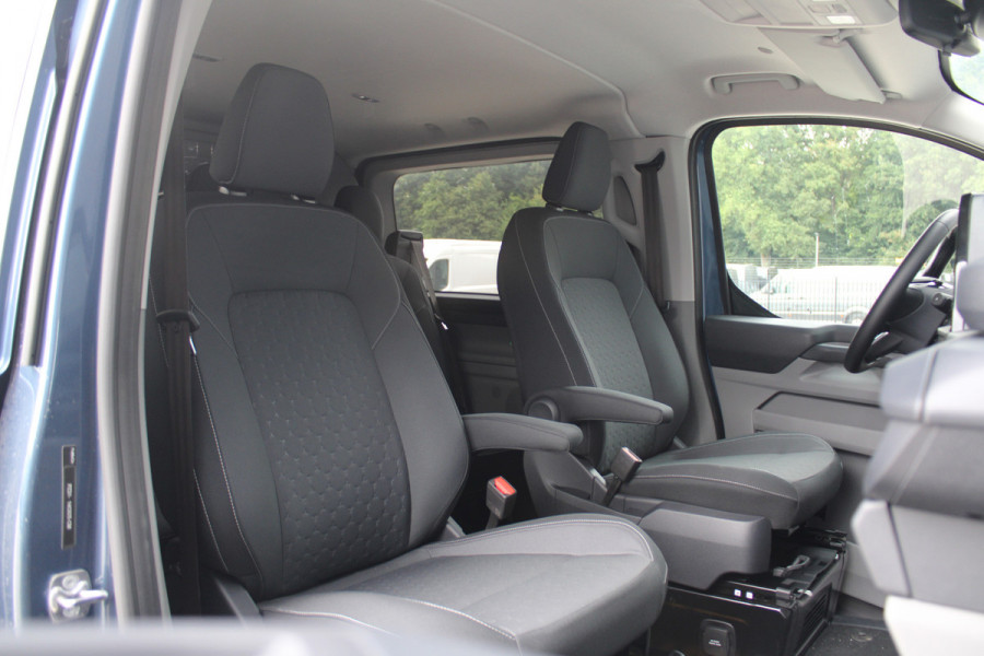 Ford Transit Custom 320 2.0 TDCI L2H1 Limited DC 170pk - Adaptive Cruise - Blind Spot - Navigatie - LED - Stoelverwarming - Rijklaar Ford Transit Custom 320 2.0 TDCI L2H1 Limited DC 170pk - Adaptive Cruise - Blind Spot - Navigatie - LED - Stoelverwarming - Rijklaar