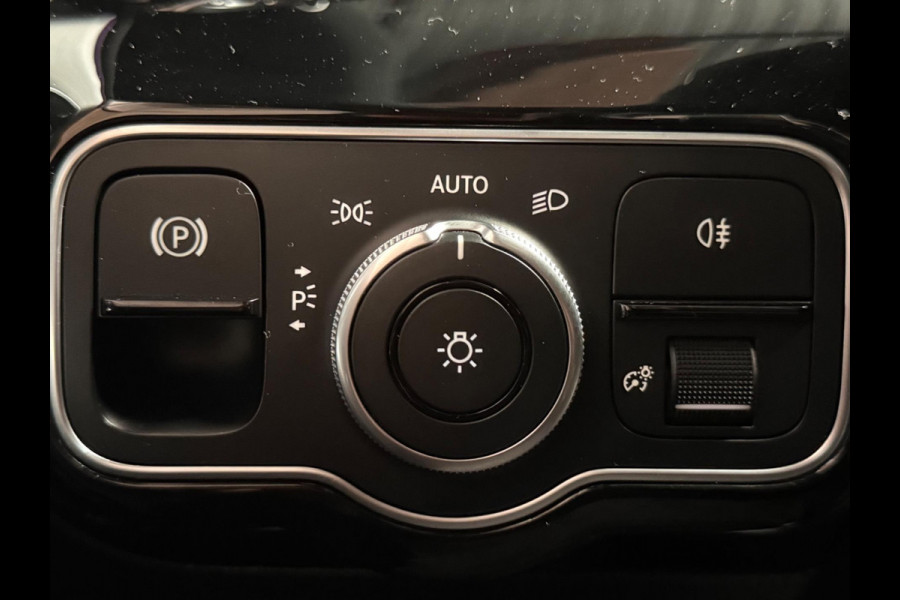 Mercedes-Benz A-Klasse AMG 35 4MATIC | Pano | schaalstoelen | keyless | aero pakket | stoelverkoeling Mercedes-Benz A-Klasse AMG 35 4MATIC | Pano | schaalstoelen | keyless | aero pakket | stoelverkoeling