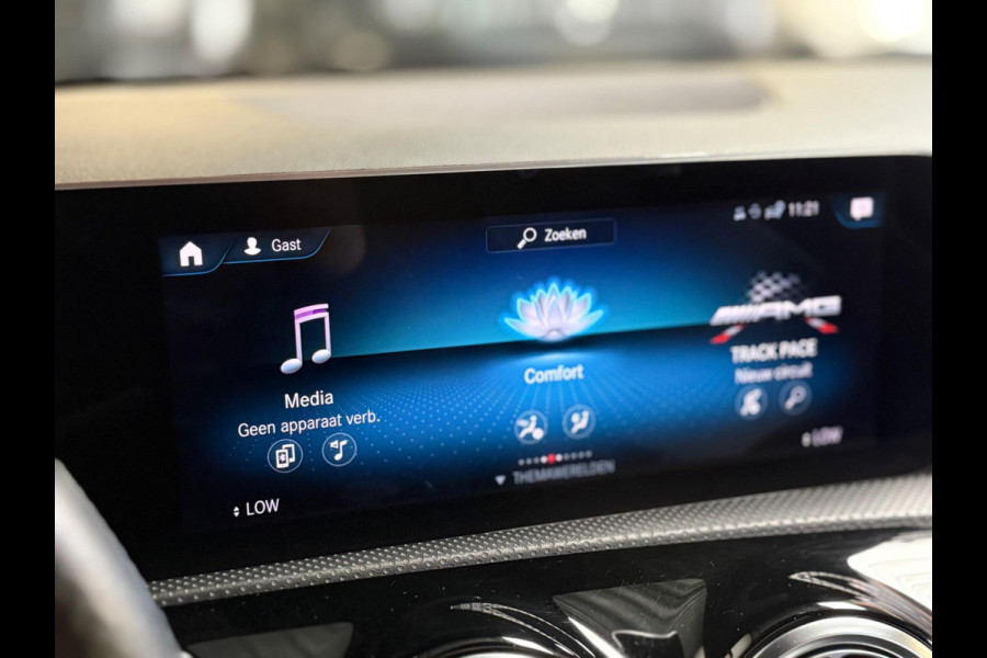 Mercedes-Benz A-Klasse AMG 35 4MATIC | Pano | schaalstoelen | keyless | aero pakket | stoelverkoeling Mercedes-Benz A-Klasse AMG 35 4MATIC | Pano | schaalstoelen | keyless | aero pakket | stoelverkoeling