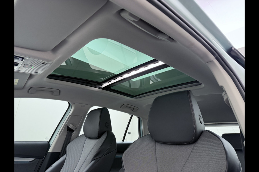 Škoda ENYAQ iV 60 Trekhaak Panoramadak Camera Navi Ecc Apple Carplay Android Auto Cruise Control Pdc DAB Lmv 19" Keyless Led Connected services Origineel Nederlandse Auto