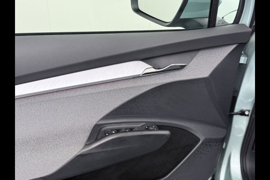 Škoda ENYAQ iV 60 Trekhaak Panoramadak Camera Navi Ecc Apple Carplay Android Auto Cruise Control Pdc DAB Lmv 19" Keyless Led Connected services Origineel Nederlandse Auto