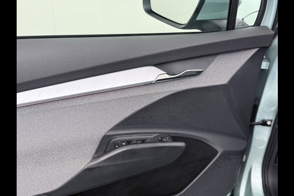 Škoda ENYAQ iV 60 Trekhaak Panoramadak Camera Navi Ecc Apple Carplay Android Auto Cruise Control Pdc DAB Lmv 19" Keyless Led Connected services Origineel Nederlandse Auto