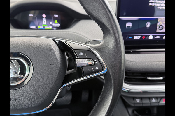 Škoda ENYAQ iV 60 Trekhaak Panoramadak Camera Navi Ecc Apple Carplay Android Auto Cruise Control Pdc DAB Lmv 19" Keyless Led Connected services Origineel Nederlandse Auto