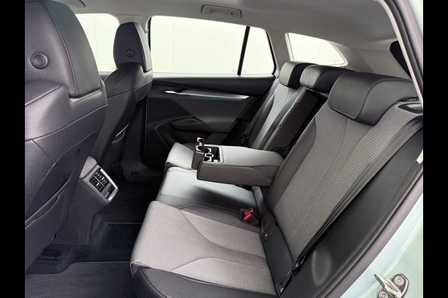 Škoda ENYAQ iV 60 Trekhaak Panoramadak Camera Navi Ecc Apple Carplay Android Auto Cruise Control Pdc DAB Lmv 19" Keyless Led Connected services Origineel Nederlandse Auto