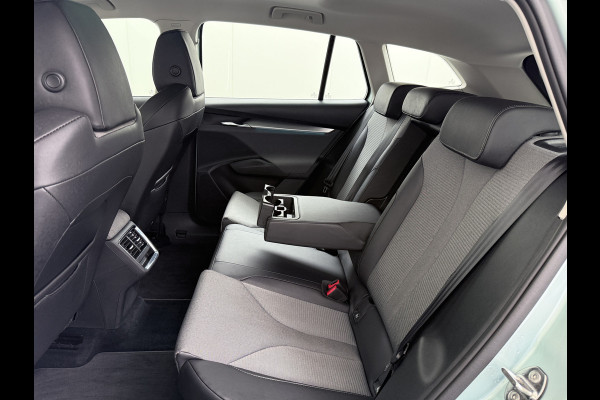 Škoda ENYAQ iV 60 Trekhaak Panoramadak Camera Navi Ecc Apple Carplay Android Auto Cruise Control Pdc DAB Lmv 19" Keyless Led Connected services Origineel Nederlandse Auto
