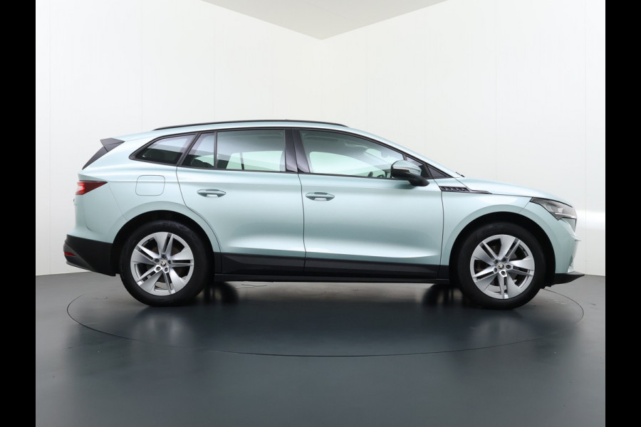 Škoda ENYAQ iV 60 Trekhaak Panoramadak Camera Navi Ecc Apple Carplay Android Auto Cruise Control Pdc DAB Lmv 19" Keyless Led Connected services Origineel Nederlandse Auto
