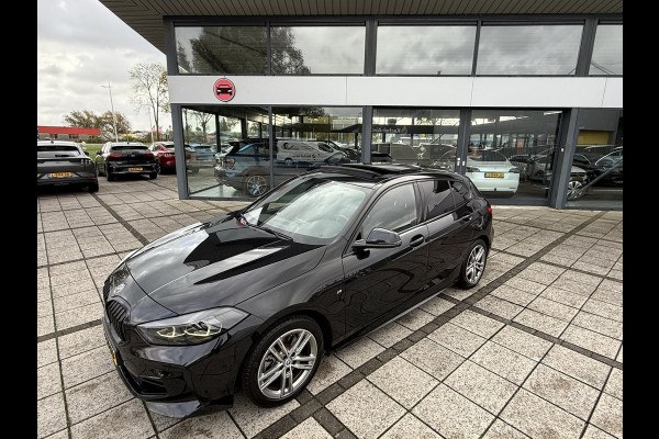 BMW 1-serie 118i Aut. M-Sport | Panorama | Sportseats | Virtual  Live Cockpit | LED  |