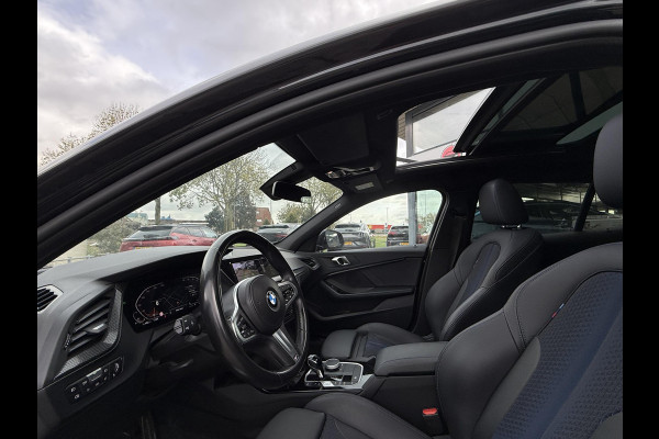BMW 1-serie 118i Aut. M-Sport | Panorama | Sportseats | Virtual  Live Cockpit | LED  |