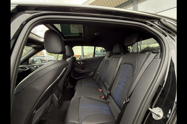 BMW 1-serie 118i Aut. M-Sport | Panorama | Sportseats | Virtual  Live Cockpit | LED  |