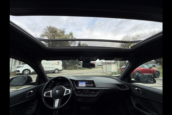 BMW 1-serie 118i Aut. M-Sport | Panorama | Sportseats | Virtual  Live Cockpit | LED  |