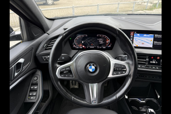 BMW 1-serie 118i Aut. M-Sport | Panorama | Sportseats | Virtual  Live Cockpit | LED  |