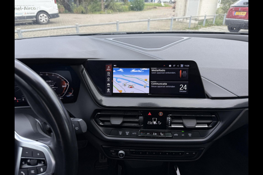 BMW 1-serie 118i Aut. M-Sport | Panorama | Sportseats | Virtual  Live Cockpit | LED  |