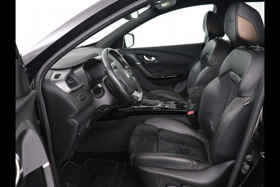 Renault Kadjar 1.3 TCe Black Edition | Trekhaak | Stoelverwarming | Adaptive cruise | Leder/Alcantara | Camera | BOSE Sound | Carplay | Keyless | Navigatie | Full LED Renault Kadjar 1.3 TCe Black Edition | Trekhaak | Stoelverwarming | Adaptive cruise | Leder/Alcantara | Camera | BOSE Sound | Carplay | Keyless | Navigatie | Full LED