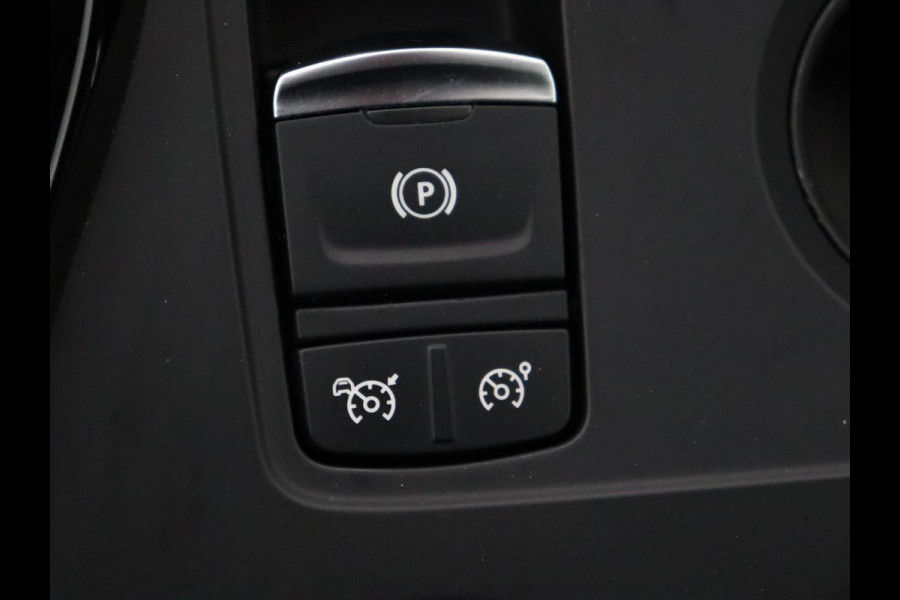 Renault Kadjar 1.3 TCe Black Edition | Trekhaak | Stoelverwarming | Adaptive cruise | Leder/Alcantara | Camera | BOSE Sound | Carplay | Keyless | Navigatie | Full LED Renault Kadjar 1.3 TCe Black Edition | Trekhaak | Stoelverwarming | Adaptive cruise | Leder/Alcantara | Camera | BOSE Sound | Carplay | Keyless | Navigatie | Full LED