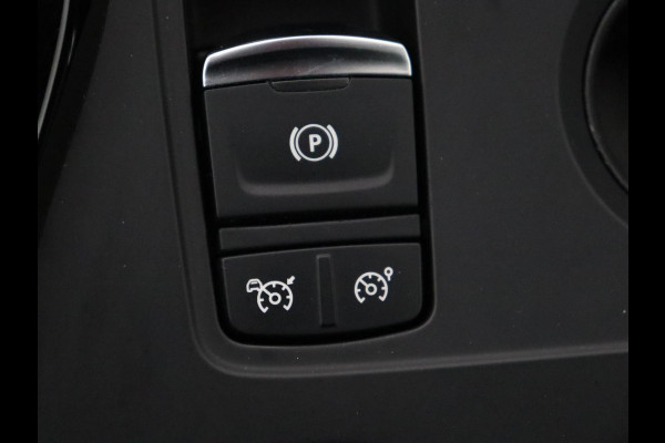 Renault Kadjar 1.3 TCe Black Edition | Trekhaak | Stoelverwarming | Adaptive cruise | Leder/Alcantara | Camera | BOSE Sound | Carplay | Keyless | Navigatie | Full LED Renault Kadjar 1.3 TCe Black Edition | Trekhaak | Stoelverwarming | Adaptive cruise | Leder/Alcantara | Camera | BOSE Sound | Carplay | Keyless | Navigatie | Full LED