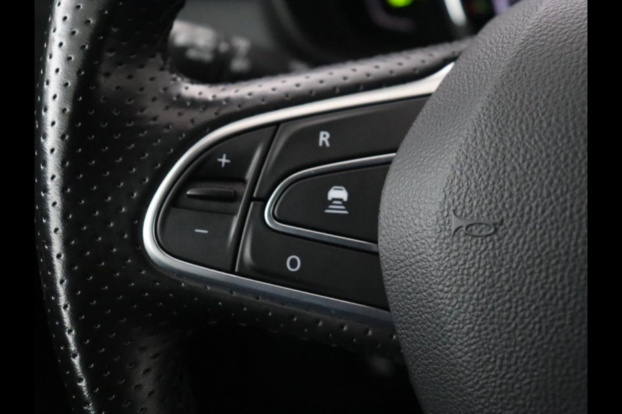 Renault Kadjar 1.3 TCe Black Edition | Trekhaak | Stoelverwarming | Adaptive cruise | Leder/Alcantara | Camera | BOSE Sound | Carplay | Keyless | Navigatie | Full LED Renault Kadjar 1.3 TCe Black Edition | Trekhaak | Stoelverwarming | Adaptive cruise | Leder/Alcantara | Camera | BOSE Sound | Carplay | Keyless | Navigatie | Full LED