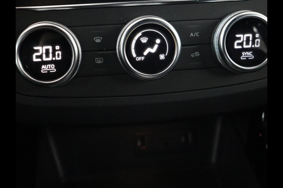 Renault Kadjar 1.3 TCe Black Edition | Trekhaak | Stoelverwarming | Adaptive cruise | Leder/Alcantara | Camera | BOSE Sound | Carplay | Keyless | Navigatie | Full LED Renault Kadjar 1.3 TCe Black Edition | Trekhaak | Stoelverwarming | Adaptive cruise | Leder/Alcantara | Camera | BOSE Sound | Carplay | Keyless | Navigatie | Full LED