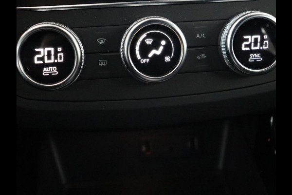 Renault Kadjar 1.3 TCe Black Edition | Trekhaak | Stoelverwarming | Adaptive cruise | Leder/Alcantara | Camera | BOSE Sound | Carplay | Keyless | Navigatie | Full LED Renault Kadjar 1.3 TCe Black Edition | Trekhaak | Stoelverwarming | Adaptive cruise | Leder/Alcantara | Camera | BOSE Sound | Carplay | Keyless | Navigatie | Full LED