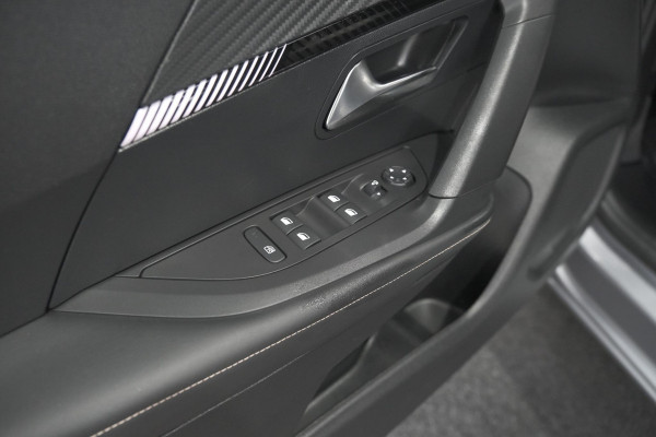 Peugeot 2008 Hybrid 136 e-DCS6 Allure | 360 Camera | Adaptieve Cruise Control | Dodehoekdetectie | Navigatie