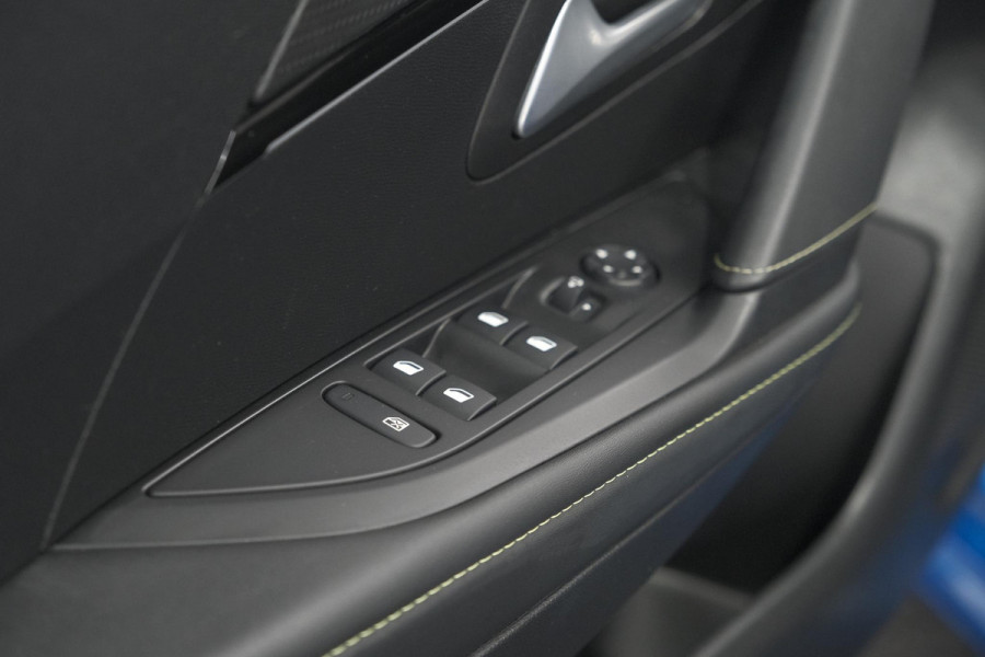 Peugeot e-208 EV GT Pack 50 kWh | Camera | Adapieve Cruise Control | Stoelverwarming | 3 FASE